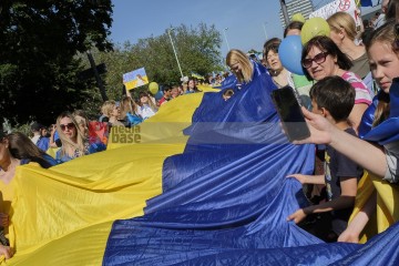 Demonstration und Veranstaltung gegen den russischen Krieg gegen die Ukraine | Hans-Dieter Hey / R-mediabase | <a href=/confor2/?bld=65640&t=d&pst=65553&aid=14&dc=1608&i1=Hans-Dieter%20Hey%20/%20R-mediabase><strong>Download Bild 65640...</strong></a> |
