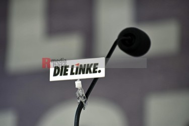 Wahlkampfendspurt der Linken auf dem Chlodwigplatz in Köln. <i>Bild  65854 Bronisz</i><br><a href=/confor2/?bld=65854&pst=65852&aid=124>Anfrage <strong>Download</strong></a>