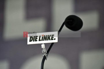 Wahlkampfendspurt der Linken auf dem Chlodwigplatz in Köln. | broniszbarchive / R-mediabase | <a href=/confor2/?bld=65854&t=r&pst=65852&aid=641&dc=1403&i1=broniszbarchive%20/%20R-mediabase>Anfrage Bildnr: 65854</a> |