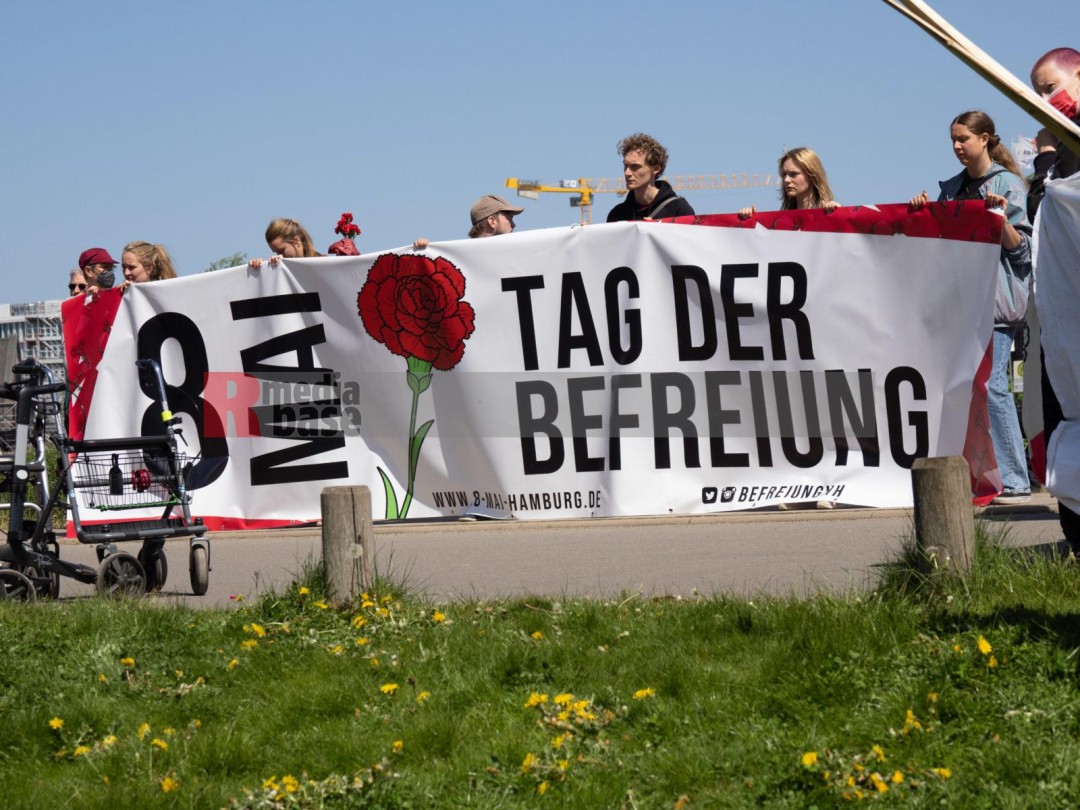 Tag der Befreiung, Hamburg 2022 <i>Bild  65694 Grueter</i><br><a href=/confor2/?bld=65694&pst=65663&aid=575>Anfrage <strong>Download</strong></a>