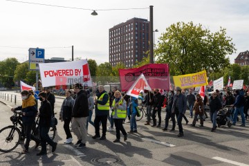 Kundgebung und Demonstration zum 1. Mai 2022 in Kiel | uste/R-mediabase / R-mediabase | <a href=/confor2/?bld=65285&t=d&pst=65282&aid=10&dc=0912&i1=uste/R-mediabase%20/%20R-mediabase><strong>Download Bild 65285...</strong></a> |
