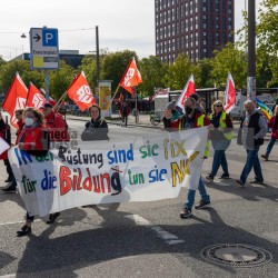 Kundgebung und Demonstration zum 1. Mai 2022 in Kiel <i>Bild 65288 uste</i><br><a href=/confor2/?bld=65288&pst=65282&aid=10>Download (Anfrage)</a>  /  <a href=/?page_id=65282#jig2>zur Galerie</a>