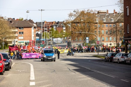 Kundgebung und Demonstration zum 1. Mai 2022 in Kiel <i>Bild 65290 uste</i><br><a href=/email-download/?bld=65290><strong>DirektDownload</strong></a>