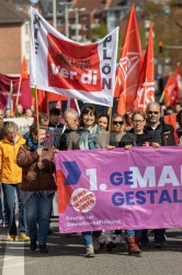 Kundgebung und Demonstration zum 1. Mai 2022 in Kiel <i>Bild  65293 uste</i><br><a href=/confor2/?bld=65293&pst=65282&aid=10>Anfrage <strong>Download</strong></a>