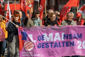 Kundgebung und Demonstration zum 1. Mai 2022 in Kiel | uste/R-mediabase / R-mediabase | <a href=/confor2/?bld=65294&t=d&pst=65282&aid=10&dc=0928&i1=uste/R-mediabase%20/%20R-mediabase><strong>Download Bild 65294...</strong></a> |