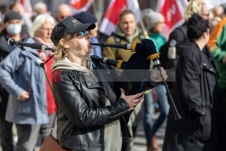Kundgebung und Demonstration zum 1. Mai 2022 in Kiel <i>Bild 65302 uste</i><br><a href=/email-download/?bld=65302><strong>DirektDownload</strong></a>