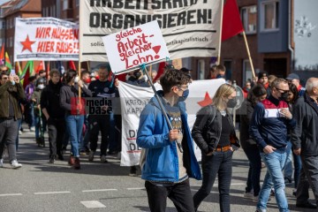 Kundgebung und Demonstration zum 1. Mai 2022 in Kiel | uste/R-mediabase / R-mediabase | <a href=/confor2/?bld=65306&t=d&pst=65282&aid=10&dc=0931&i1=uste/R-mediabase%20/%20R-mediabase><strong>Download Bild 65306...</strong></a> |