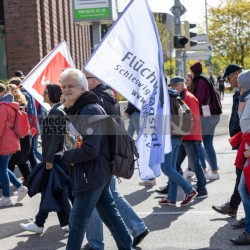Kundgebung und Demonstration zum 1. Mai 2022 in Kiel <i>Bild 65313 uste</i><br><a href=/confor2/?bld=65313&pst=65282&aid=10>Download (Anfrage)</a>  /  <a href=/?page_id=65282#jig2>zur Galerie</a>