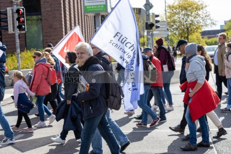 Kundgebung und Demonstration zum 1. Mai 2022 in Kiel <i>Bild 65313 uste</i><br><a href=/email-download/?bld=65313><strong>DirektDownload</strong></a>