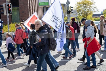 Kundgebung und Demonstration zum 1. Mai 2022 in Kiel | uste/R-mediabase / R-mediabase | <a href=/confor2/?bld=65313&t=d&pst=65282&aid=10&dc=0944&i1=uste/R-mediabase%20/%20R-mediabase><strong>Download Bild 65313...</strong></a> |