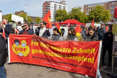 Kundgebung und Demonstration zum 1. Mai 2022 in Kiel <i>Bild  65316 uste</i><br><a href=/confor2/?bld=65316&pst=65282&aid=10>Anfrage <strong>Download</strong></a>