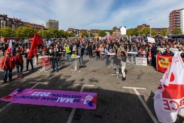 Kundgebung und Demonstration zum 1. Mai 2022 in Kiel | uste/R-mediabase / R-mediabase | <a href=/confor2/?bld=65318&t=d&pst=65282&aid=10&dc=1000&i1=uste/R-mediabase%20/%20R-mediabase><strong>Download Bild 65318...</strong></a> |