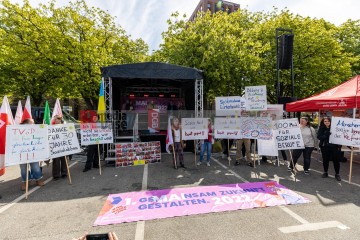 Kundgebung und Demonstration zum 1. Mai 2022 in Kiel | uste/R-mediabase / R-mediabase | <a href=/confor2/?bld=65332&t=d&pst=65282&aid=10&dc=1103&i1=uste/R-mediabase%20/%20R-mediabase><strong>Download Bild 65332...</strong></a> |