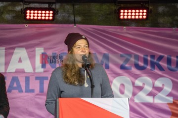 Kundgebung und Demonstration zum 1. Mai 2022 in Kiel | uste/R-mediabase / R-mediabase | <a href=/confor2/?bld=65338&t=d&pst=65282&aid=10&dc=1109&i1=uste/R-mediabase%20/%20R-mediabase><strong>Download Bild 65338...</strong></a> |