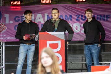 Kundgebung und Demonstration zum 1. Mai 2022 in Kiel | uste/R-mediabase / R-mediabase | <a href=/confor2/?bld=65341&t=d&pst=65282&aid=10&dc=1116&i1=uste/R-mediabase%20/%20R-mediabase><strong>Download Bild 65341...</strong></a> |
