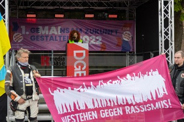 Kundgebung und Demonstration zum 1. Mai 2022 in Kiel <i>Bild  65343 uste</i><br><a href=/confor2/?bld=65343&pst=65282&aid=10>Anfrage <strong>Download</strong></a>