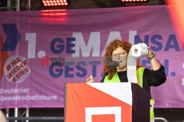 Kundgebung und Demonstration zum 1. Mai 2022 in Kiel | uste/R-mediabase / R-mediabase | <a href=/confor2/?bld=65345&t=d&pst=65282&aid=10&dc=1138&i1=uste/R-mediabase%20/%20R-mediabase><strong>Download Bild 65345...</strong></a> |