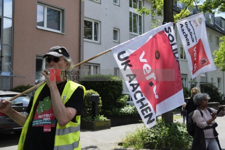 Streik der nordrhein-westfälischen Pflegekräfte in Köln <i>Bild 66852 Hans-Dieter Hey</i><br><a href=/email-download/?bld=66852><strong>DirektDownload</strong></a>