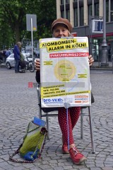 Friedensdemo mit Marsch vom Rudolfplatz zum Heumarkt | broniszbarchive / R-mediabase | <a href=/confor2/?bld=66955&t=d&pst=66953&aid=641&dc=1801&i1=broniszbarchive%20/%20R-mediabase><strong>Download Bild 66955...</strong></a> |