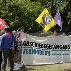 Protest gegen europäische Abschiebehaft und für das Asylrecht <i>Bild 67213 Hans-Dieter Hey</i><br><a href=/confor2/?bld=67213&pst=67211&aid=14>Download (Anfrage)</a>  /  <a href=/?page_id=67211#jig2>zur Galerie</a>