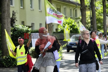 Streik der nordrhein-westfälischen Pflegekräfte in Köln <i>Bild  66922 Hans-Dieter Hey</i><br><a href=/confor2/?bld=66922&pst=66787&aid=14>Anfrage <strong>Download</strong></a>