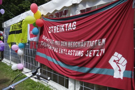 Streik der nordrhein-westfälischen Pflegekräfte in Köln <i>Bild 66923 Hans-Dieter Hey</i><br><a href=/email-download/?bld=66923><strong>DirektDownload</strong></a>
