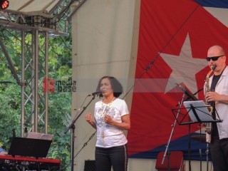 fiesta de solidaridad 2022 | Twin Aguasdelrio / R-mediabase | <a href=/confor2/?bld=67541&t=d&pst=67524&aid=603&dc=1620&i1=Twin%20Aguasdelrio%20/%20R-mediabase><strong>Download Bild 67541...</strong></a> |