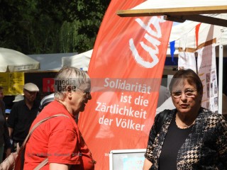 fiesta de solidaridad 2022 <i>Bild 67578 Editha Künzel</i><br><a href=/confor2/?bld=67578&pst=67524&aid=614>Download (Anfrage)</a>  /  <a href=/?page_id=67524#jig2>zur Galerie</a>