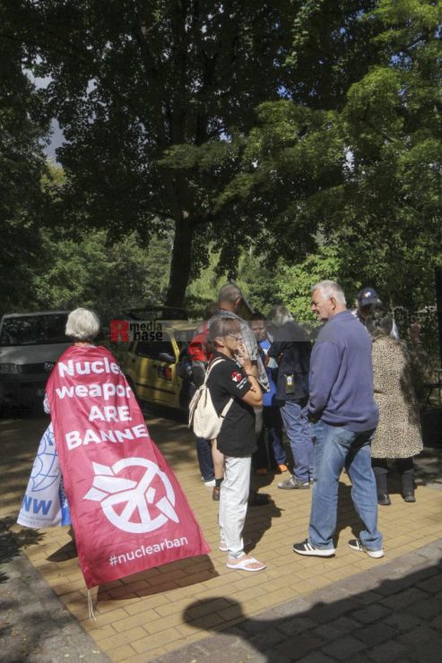 77. Gedenktag an die Opfer für die Atombombenabwürfe <i>Bild Denner/R-mediabase</i> <br><a href=/confor2/?bld=67690&pst=67677&aid=86&dc=1148&i1=Denner/R-mediabase><strong>Downloadanfrage</strong></a>