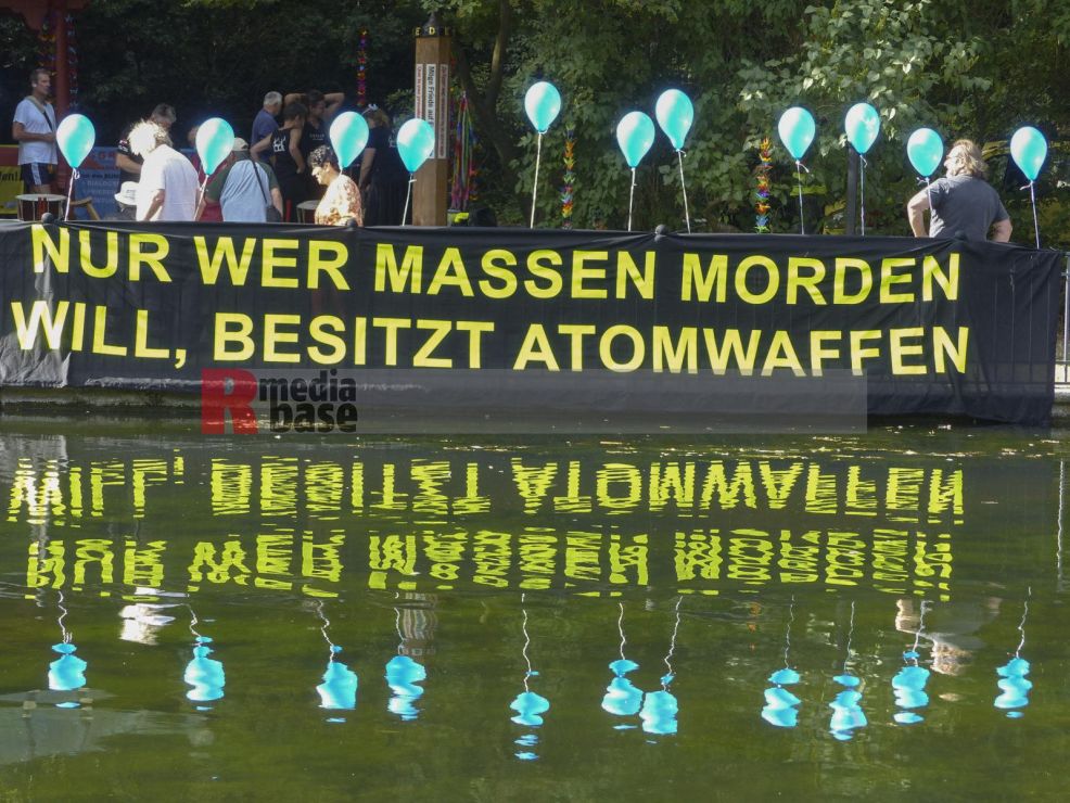 77. Gedenktag an die Opfer für die Atombombenabwürfe <i>Bild Denner/R-mediabase</i> <br><a href=/confor2/?bld=67694&pst=67677&aid=86&dc=2107&i1=Denner/R-mediabase><strong>Downloadanfrage</strong></a>
