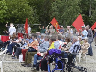 ernst-thälmann-ehrung zum 78. jahrestag seiner ermordung | Rudi Denner/R-mediabase / R-mediabase | <a href=/confor2/?bld=68335&t=d&pst=68315&aid=86&dc=0218&i1=Rudi%20Denner/R-mediabase%20/%20R-mediabase><strong>Download Bild 68335...</strong></a> |