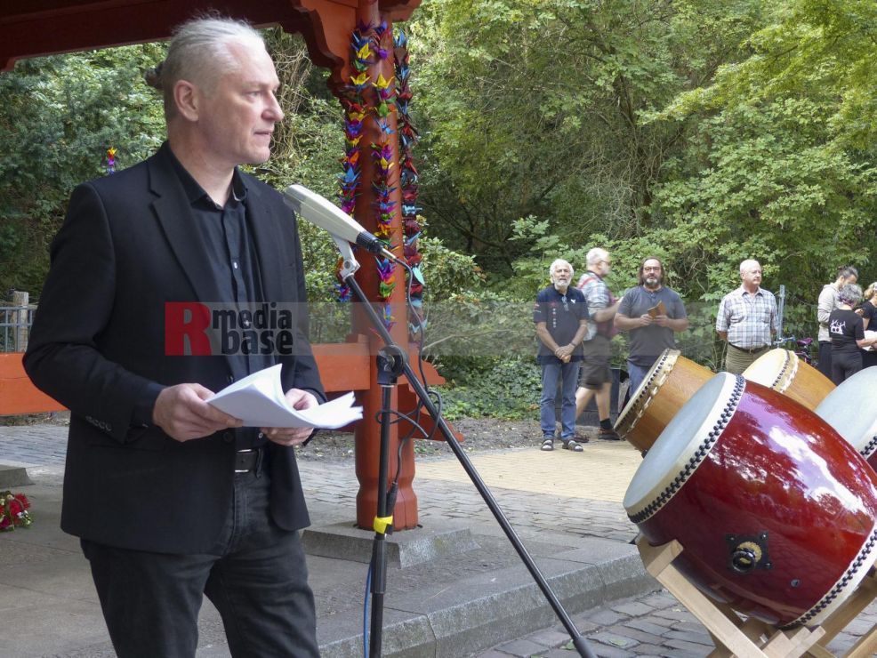 77. Gedenktag an die Opfer für die Atombombenabwürfe <i>Bild Denner/R-mediabase</i> <br><a href=/confor2/?bld=67697&pst=67677&aid=86&dc=2152&i1=Denner/R-mediabase><strong>Downloadanfrage</strong></a>