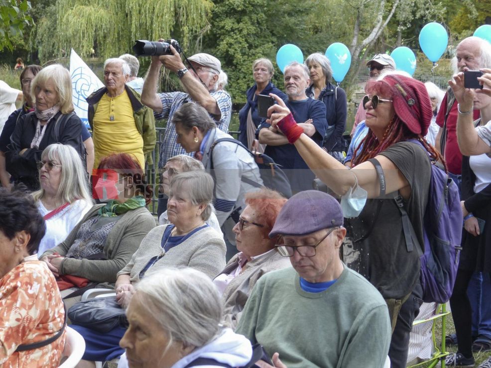 77. Gedenktag an die Opfer für die Atombombenabwürfe <i>Bild Denner/R-mediabase</i> <br><a href=/confor2/?bld=67703&pst=67677&aid=86&dc=2211&i1=Denner/R-mediabase><strong>Downloadanfrage</strong></a>