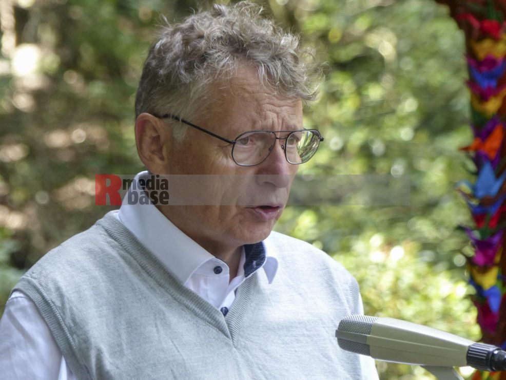 77. Gedenktag an die Opfer für die Atombombenabwürfe <i>Bild Denner/R-mediabase</i> <br><a href=/confor2/?bld=67709&pst=67677&aid=86&dc=2248&i1=Denner/R-mediabase><strong>Downloadanfrage</strong></a>