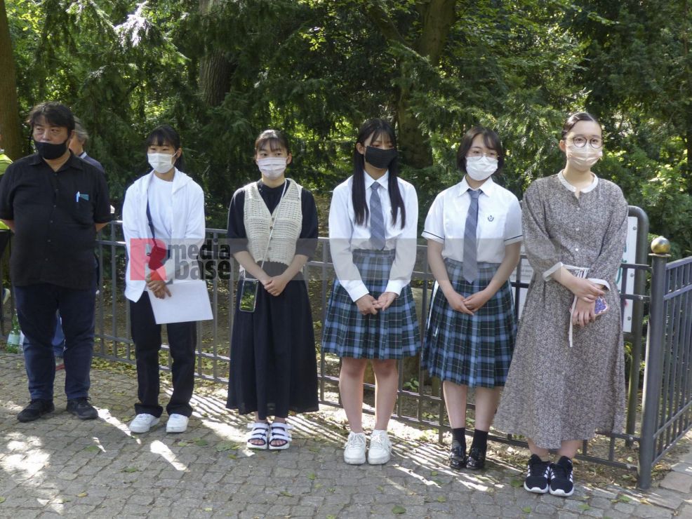 77. Gedenktag an die Opfer für die Atombombenabwürfe <i>Bild Denner/R-mediabase</i> <br><a href=/confor2/?bld=67711&pst=67677&aid=86&dc=2153&i1=Denner/R-mediabase><strong>Downloadanfrage</strong></a>