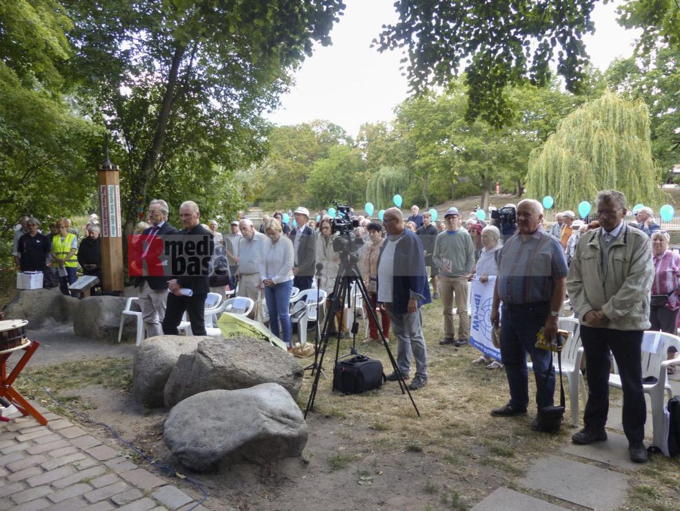 77. Gedenktag an die Opfer für die Atombombenabwürfe <i>Bild Denner/R-mediabase</i> <br><a href=/confor2/?bld=67712&pst=67677&aid=86&dc=2146&i1=Denner/R-mediabase><strong>Downloadanfrage</strong></a>