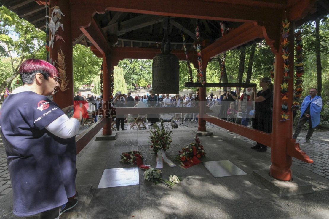 77. Gedenktag an die Opfer für die Atombombenabwürfe <i>Bild Denner/R-mediabase</i> <br><a href=/confor2/?bld=67714&pst=67677&aid=86&dc=1146&i1=Denner/R-mediabase><strong>Downloadanfrage</strong></a>