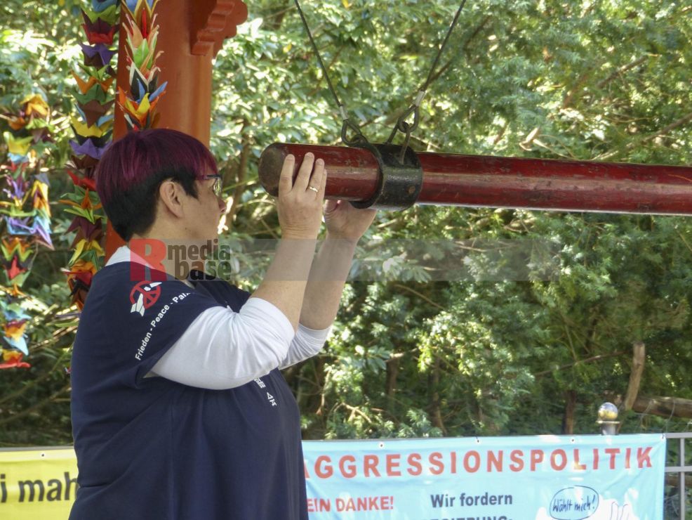 77. Gedenktag an die Opfer für die Atombombenabwürfe <i>Bild Denner/R-mediabase</i> <br><a href=/confor2/?bld=67715&pst=67677&aid=86&dc=2311&i1=Denner/R-mediabase><strong>Downloadanfrage</strong></a>