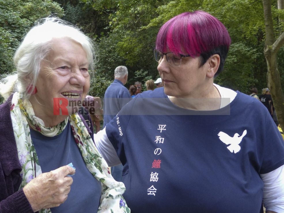 77. Gedenktag an die Opfer für die Atombombenabwürfe <i>Bild Denner/R-mediabase</i> <br><a href=/confor2/?bld=67718&pst=67677&aid=86&dc=2325&i1=Denner/R-mediabase><strong>Downloadanfrage</strong></a>