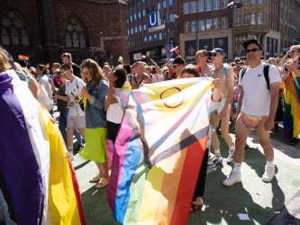 Christopher Street Day Hamburg 2022 <i>Bild  67862 Grueter</i><br><a href=/confor2/?bld=67862&pst=67810&aid=575>Anfrage <strong>Download</strong></a>
