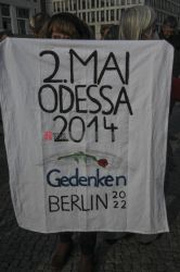 2. Mai 2014 : Gedenken der Opfer des Massakers in Odessa <i>Bild Denner/R-mediabase</i> <br><a href=/confor2/?bld=69257&pst=69256&aid=86&i1=Denner/R-mediabase>Download Bild 69257</a>  <br><a href=/?p=69256>Zum Beitrag 69256</a>