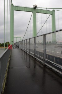 Rodenkirchener Brücke <i>Bild 69099 Slawiczek</i><br><a href=/email-download/?bld=69099><strong>DirektDownload</strong></a>