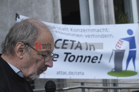 Köln: Protest gegen die bevorstehende CETA-Ratifizierung durch die Ampelkoalition <i>Bild 69207 Hans-Dieter Hey</i><br><a href=/email-download/?bld=69207><strong>DirektDownload</strong></a>