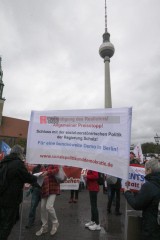 Berlin: Aktionstag der Friedensbewegung <i>Bild 69487 Denner</i><br><a href=/confor2/?bld=69487&pst=69473&aid=86>Download (Anfrage)</a>  /  <a href=/?page_id=69473#jig2>zur Galerie</a>