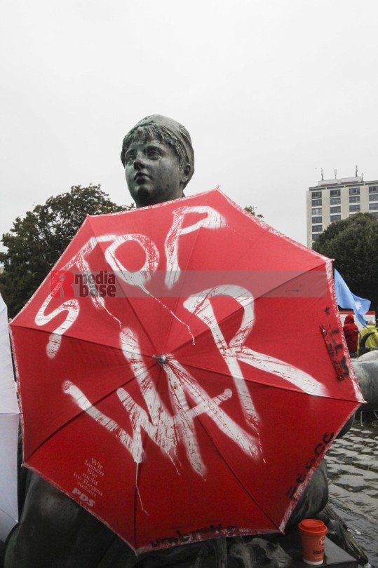 Berlin: Aktionstag der Friedensbewegung <i>Bild 69489 Denner</i><br>