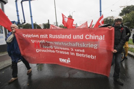 Berlin: Aktionstag der Friedensbewegung <i>Bild 69508 Denner</i><br><a href=/email-download/?bld=69508><strong>DirektDownload</strong></a>