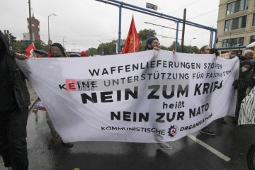 Berlin: Aktionstag der Friedensbewegung <i>Bild 69507 Denner</i><br><a href=/confor2/?bld=69507&pst=69473&aid=86>Download (Anfrage)</a>  /  <a href=/?page_id=69473#jig2>zur Galerie</a>