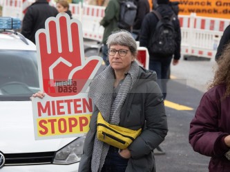 Kampagne Mieten Stopp Hamburg <i>Bild  69670 Grueter</i> / <a href=/confor2/?bld=69670&pst=69655&aid=575><strong>Anfrage</strong> zu Bild</a> / 