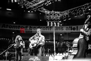 hannes wader und lydie auvrey | jovofoto / R-mediabase | <a href=/confor2/?bld=70132&t=d&pst=70115&aid=23&dc=2323&i1=jovofoto%20/%20R-mediabase><strong>Download Bild 70132...</strong></a>  |