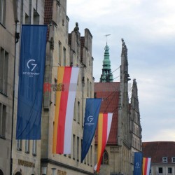 G7-Flaggen am Prinzipalmarkt <i>Bild 69997 (c) Jan Große Nobis</i><br><a href=/confor2/?bld=69997&pst=69954&aid=74>Download (Anfrage)</a>  /  <a href=/?page_id=69954#jig2>zur Galerie</a>